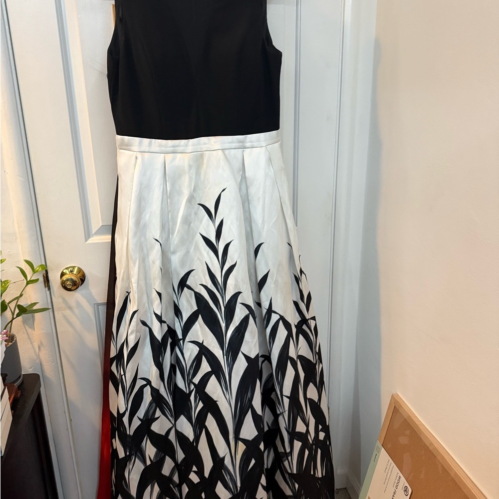 Morgan & Co. Classic Black Dress